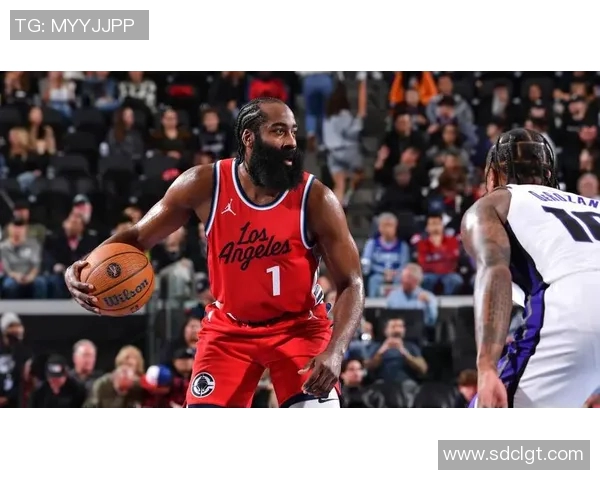 快船再胜尼克斯,继续保持不败,展现冠军气质 快船再胜尼克斯,继续保持不败,展现冠军气质