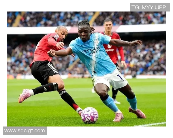 曼联主场逼平曼城，英超积分榜悬念仍未解开